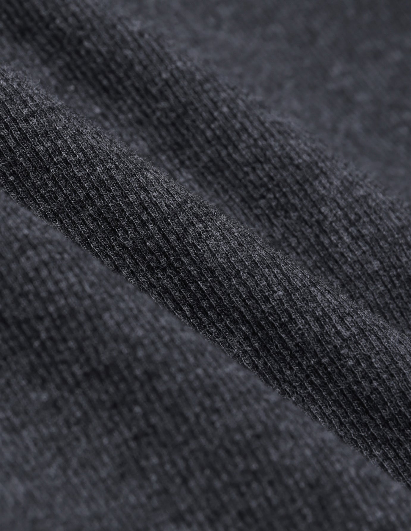 Rib T-Shirt i Dark Grey Melange, nærbillede af ribstof